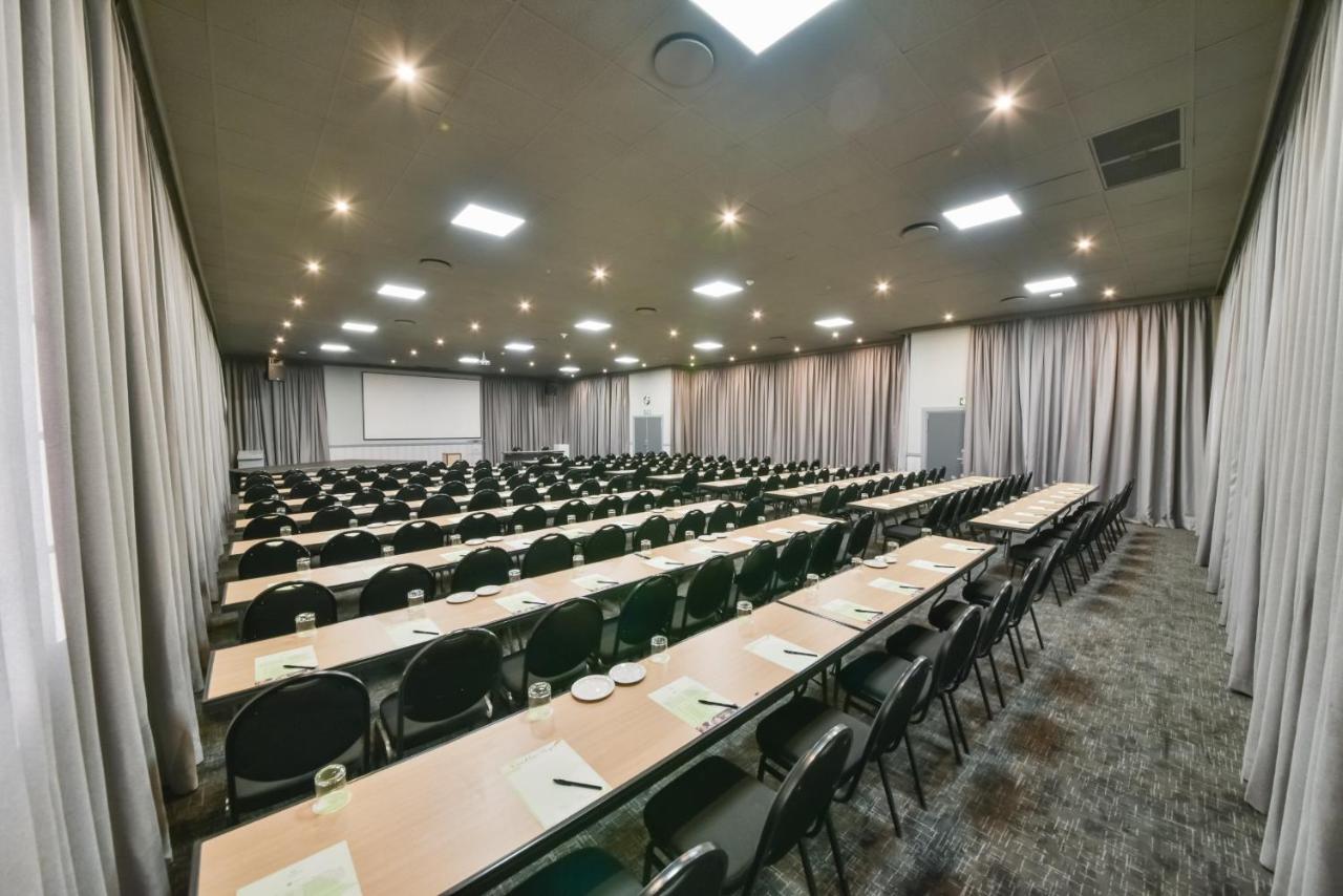 בוקסבורג Birchwood Hotel And Or Tambo Conference Centre מראה חיצוני תמונה